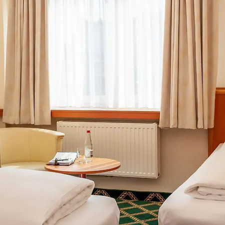 Mercure Center Hotell 3*